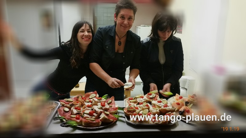 Zur Galerie Salsaparty Januar 2019